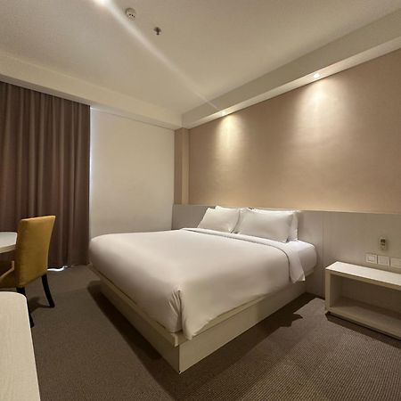 Yasmin Hotel Karawaci Tangerang Esterno foto