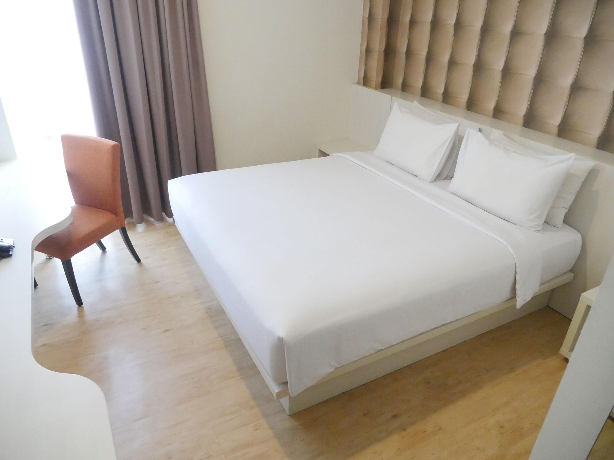 Yasmin Hotel Karawaci Tangerang Esterno foto
