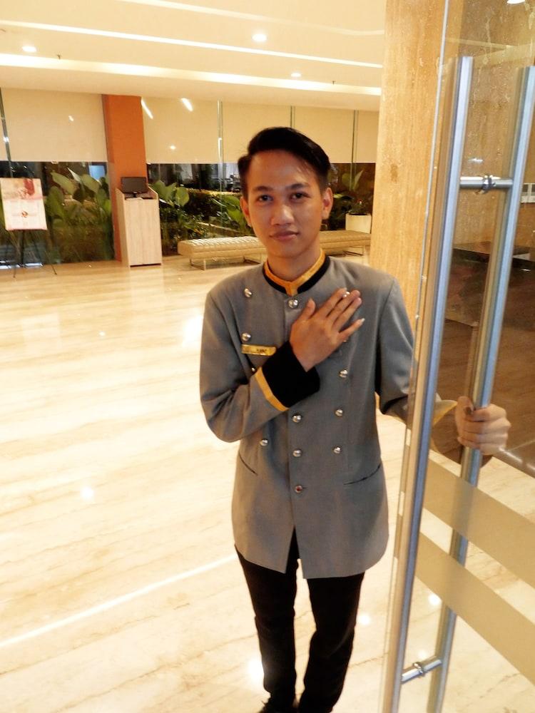 Yasmin Hotel Karawaci Tangerang Esterno foto