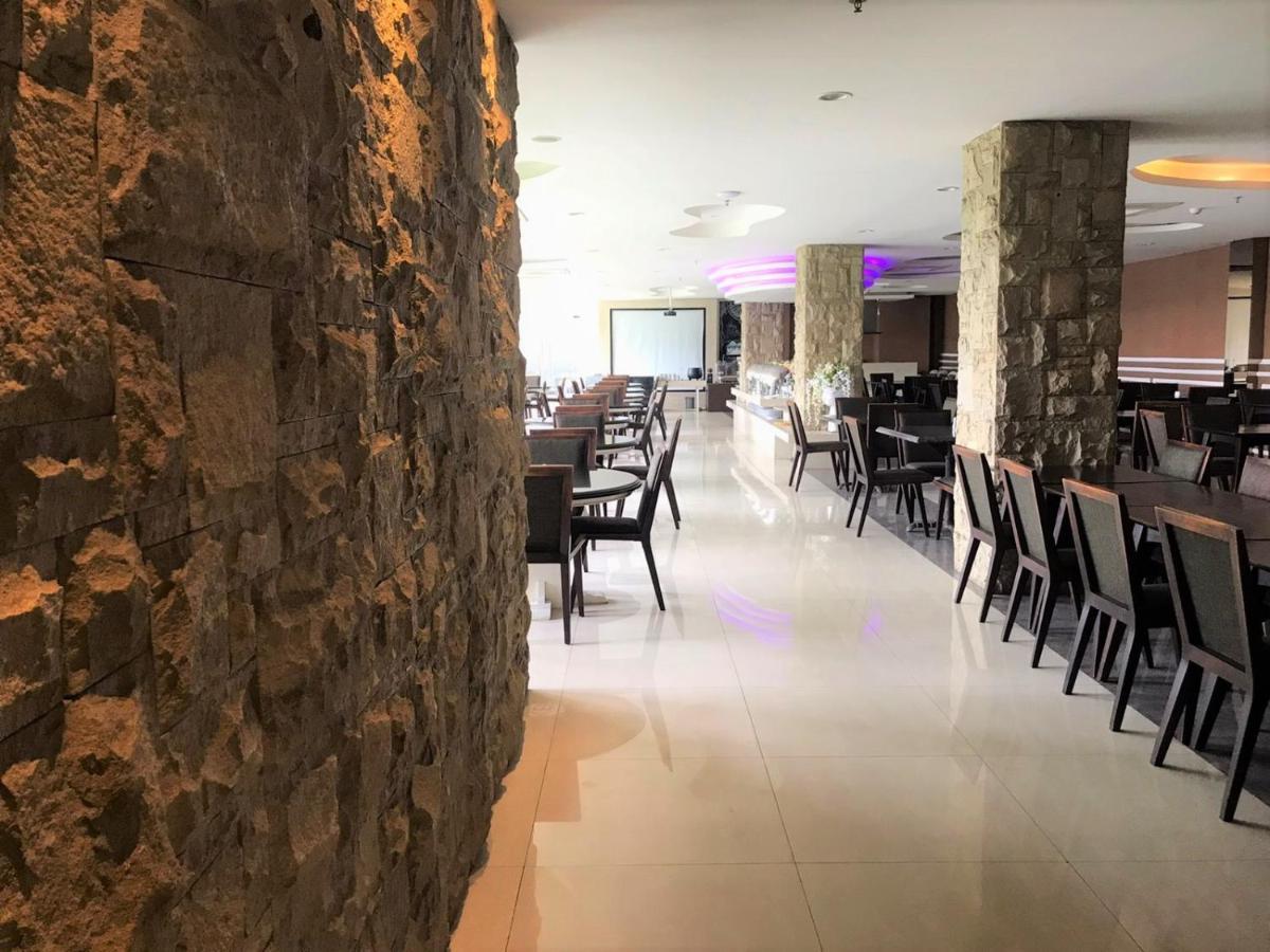 Yasmin Hotel Karawaci Tangerang Esterno foto