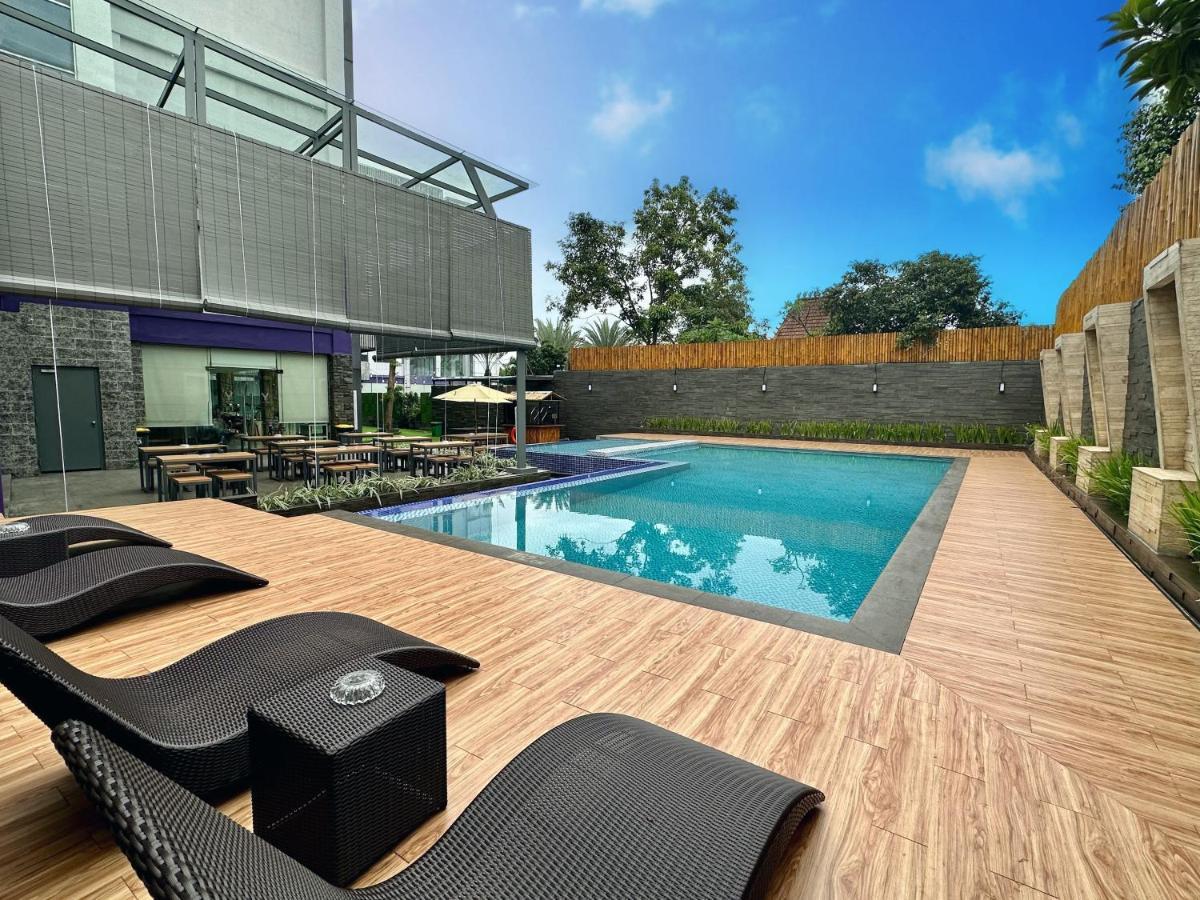 Yasmin Hotel Karawaci Tangerang Esterno foto