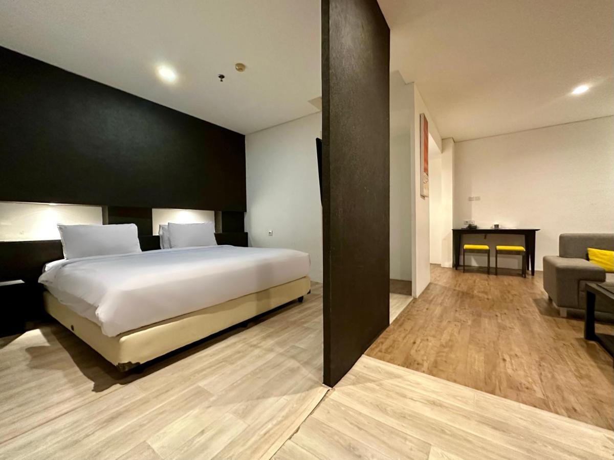Yasmin Hotel Karawaci Tangerang Esterno foto