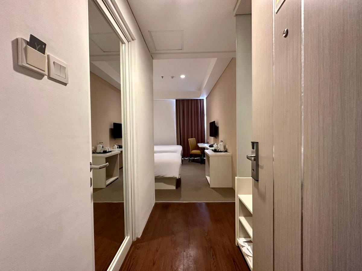 Yasmin Hotel Karawaci Tangerang Esterno foto