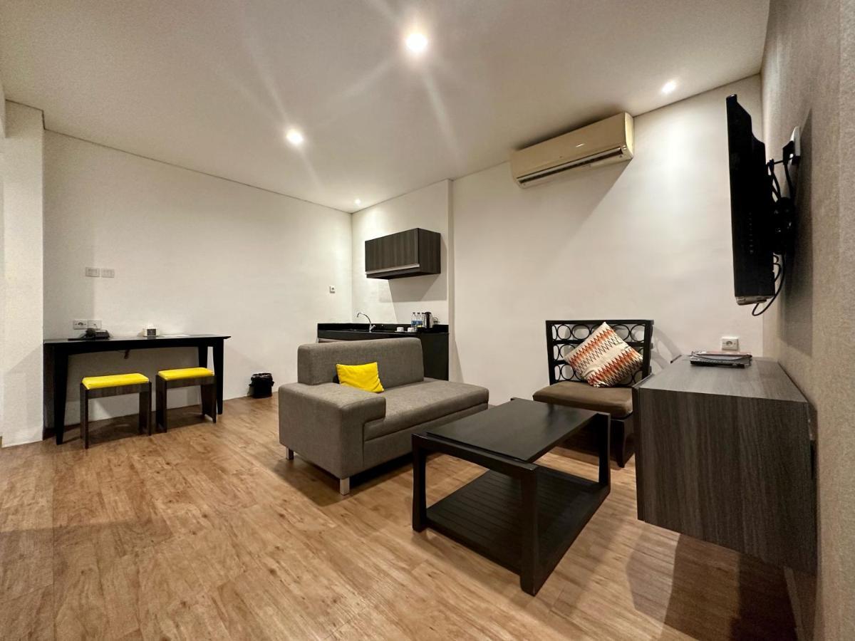 Yasmin Hotel Karawaci Tangerang Esterno foto