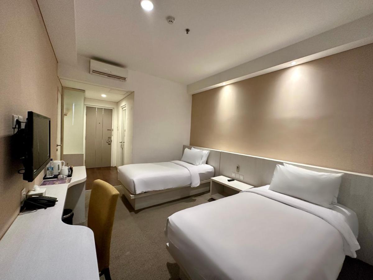 Yasmin Hotel Karawaci Tangerang Esterno foto