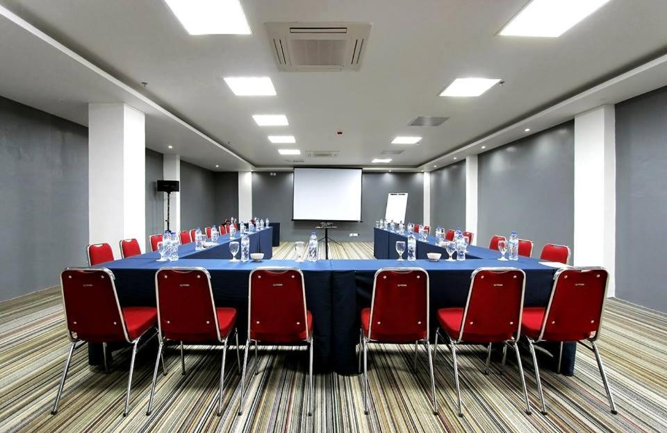 Yasmin Hotel Karawaci Tangerang Esterno foto
