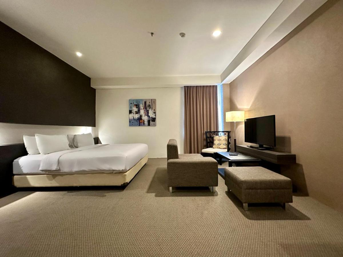 Yasmin Hotel Karawaci Tangerang Esterno foto