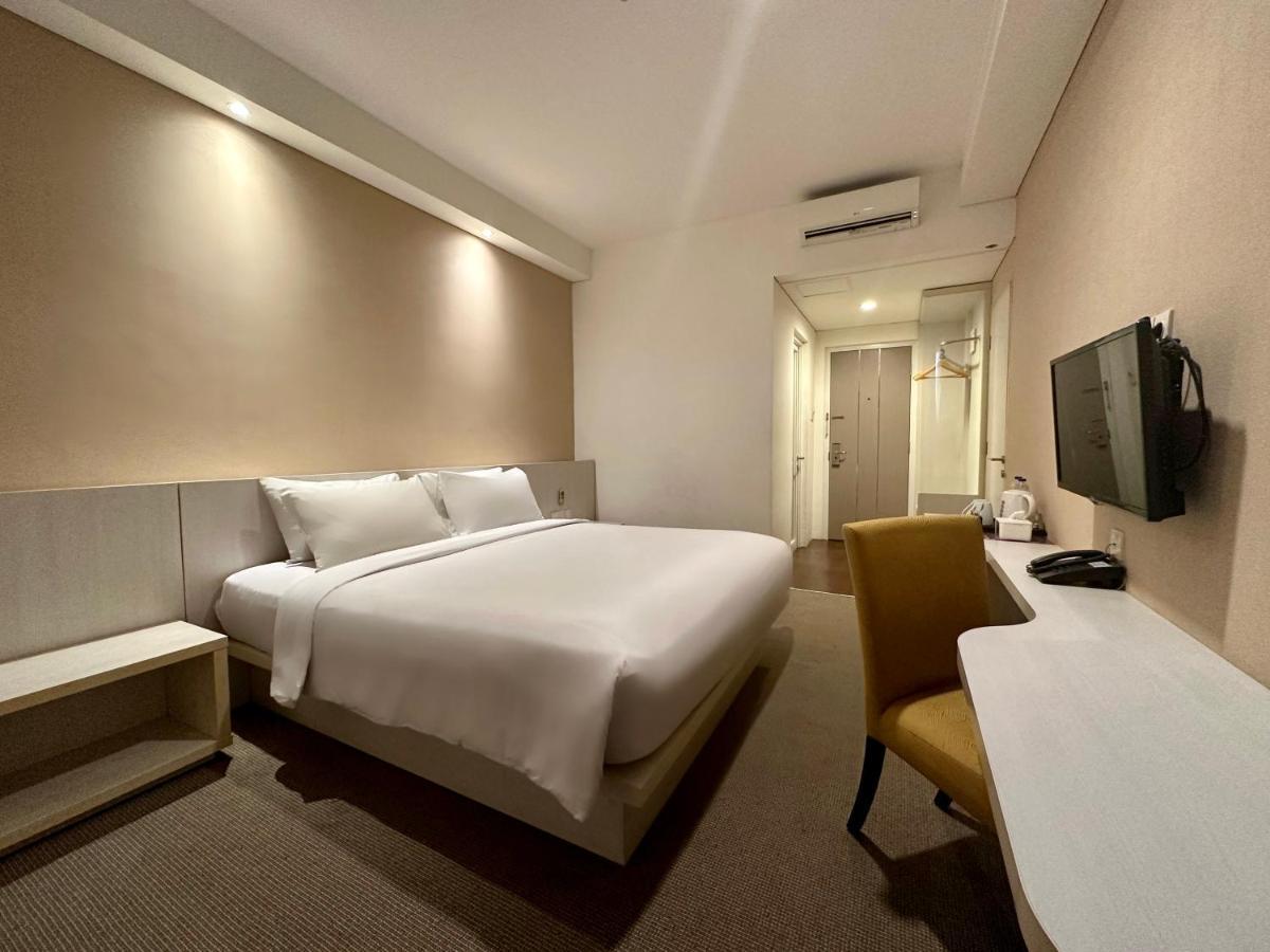 Yasmin Hotel Karawaci Tangerang Esterno foto