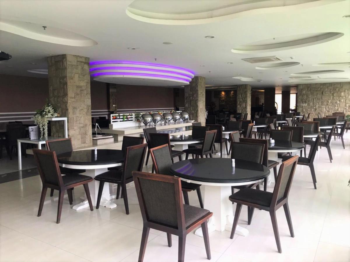 Yasmin Hotel Karawaci Tangerang Esterno foto