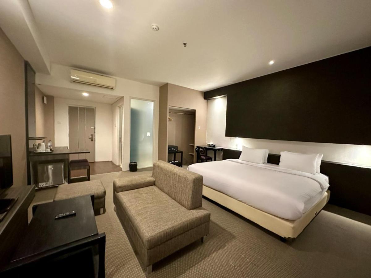 Yasmin Hotel Karawaci Tangerang Esterno foto