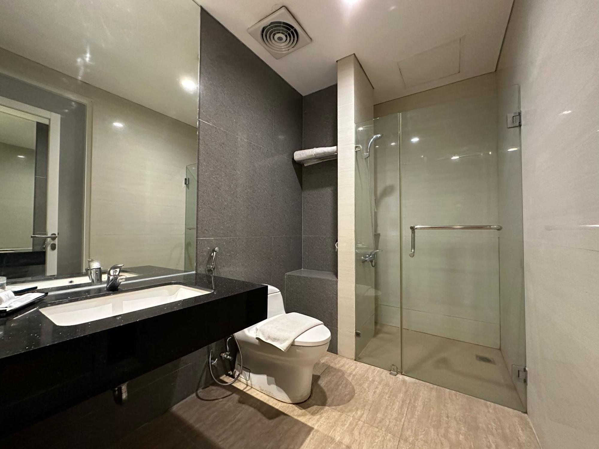 Yasmin Hotel Karawaci Tangerang Esterno foto