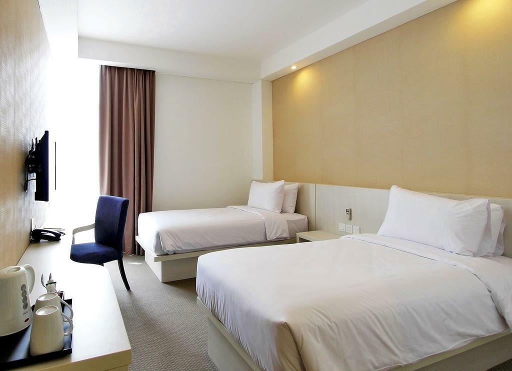Yasmin Hotel Karawaci Tangerang Esterno foto