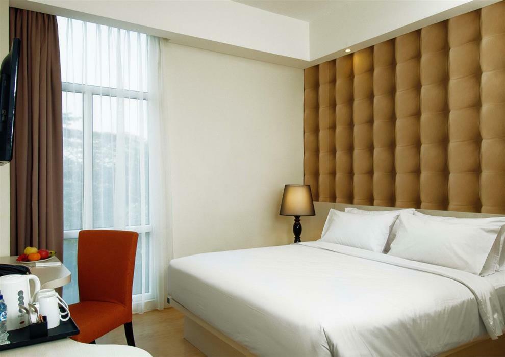 Yasmin Hotel Karawaci Tangerang Esterno foto